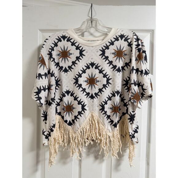 Aztec Print Fringe Crop Top Women's -Boho, Western, Casual - Size 0XL - Picture 3 of 5